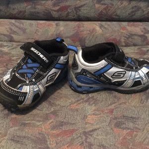 Skechers tennis shoes